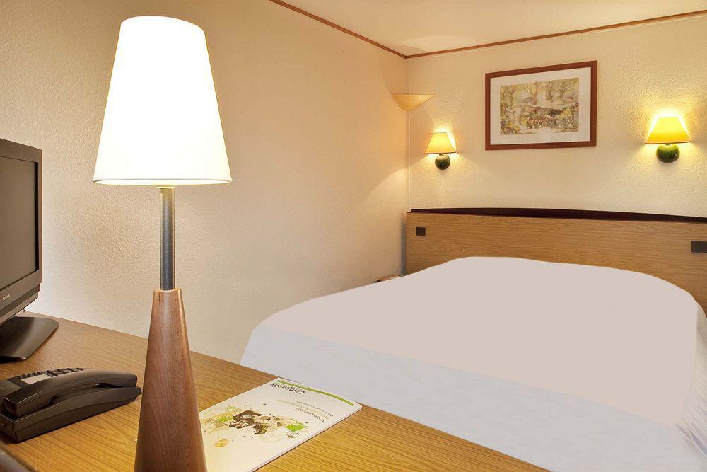 Campanile Hotel Auch Habitación foto